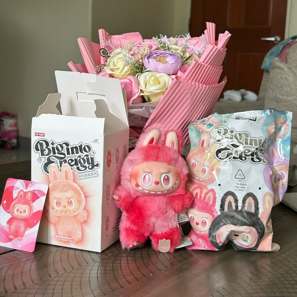 POPMART Big Into Energy Labubu
